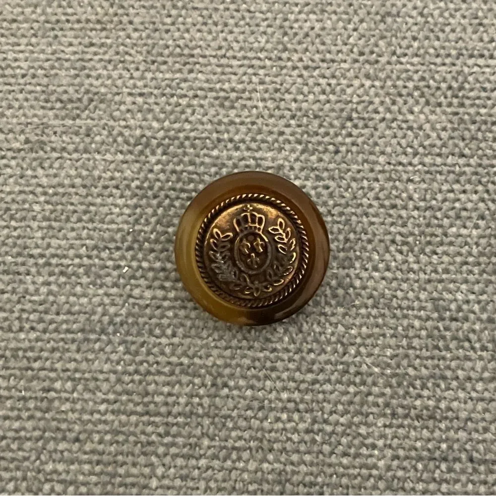 Medium Button